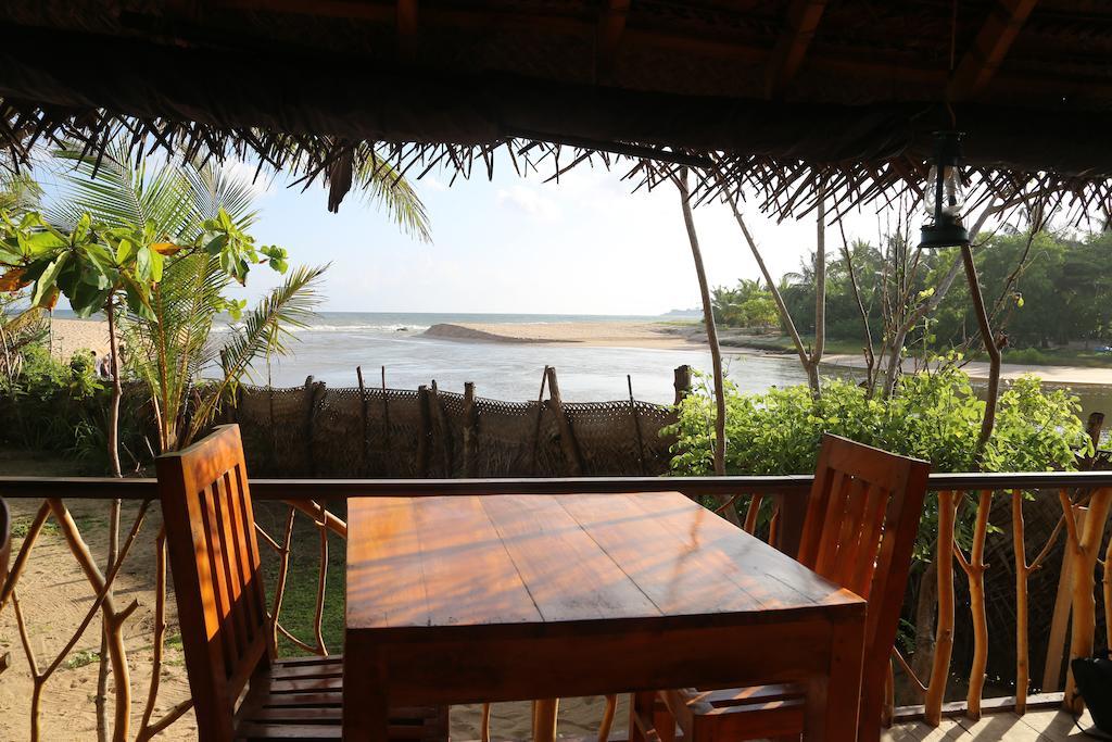 Lonely Beach Resort Tangalle Bagian luar foto