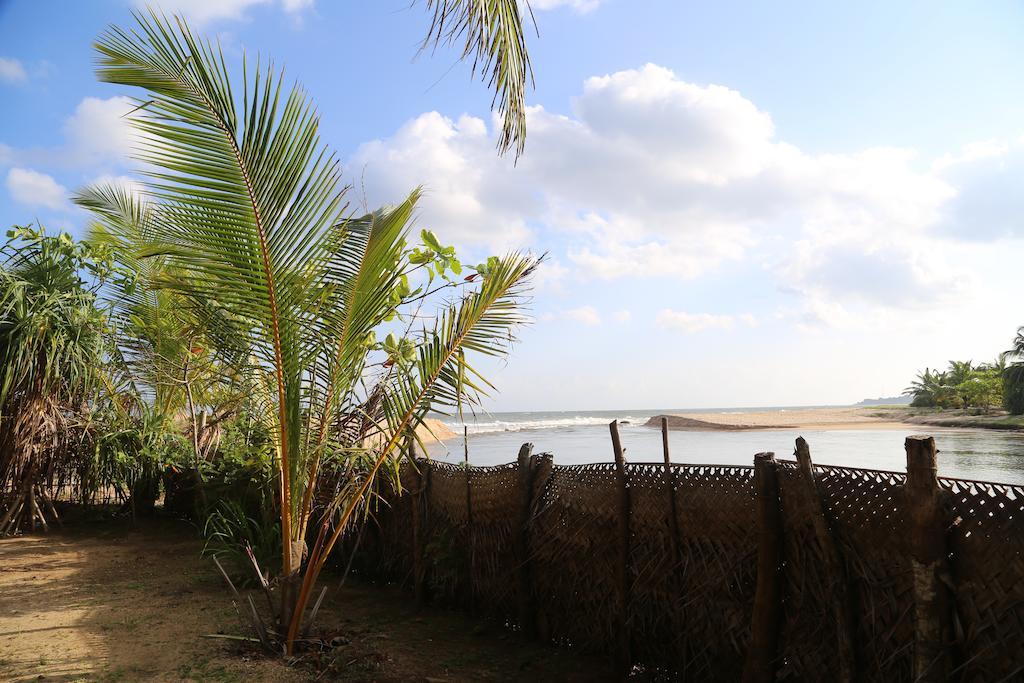 Lonely Beach Resort Tangalle Bagian luar foto