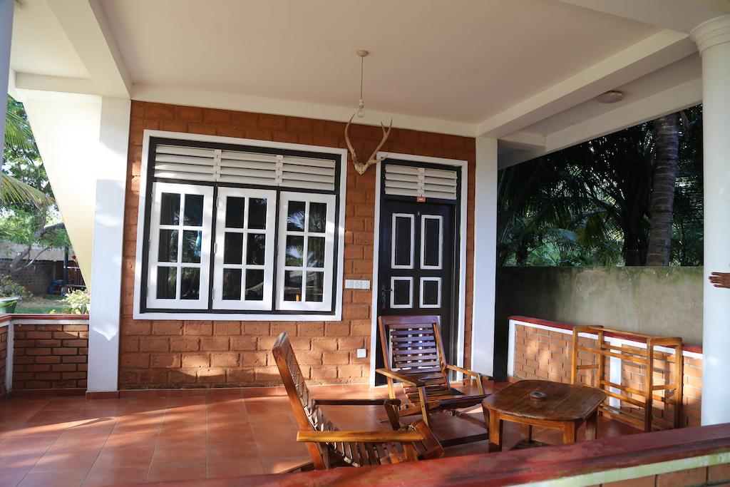 Lonely Beach Resort Tangalle Bagian luar foto