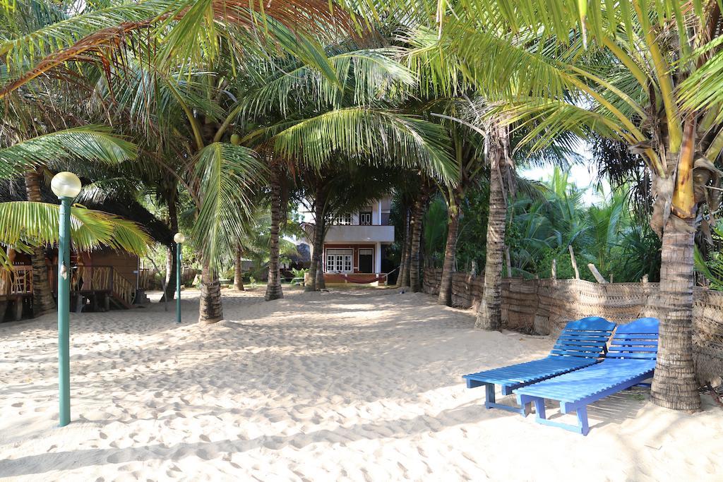 Lonely Beach Resort Tangalle Bagian luar foto