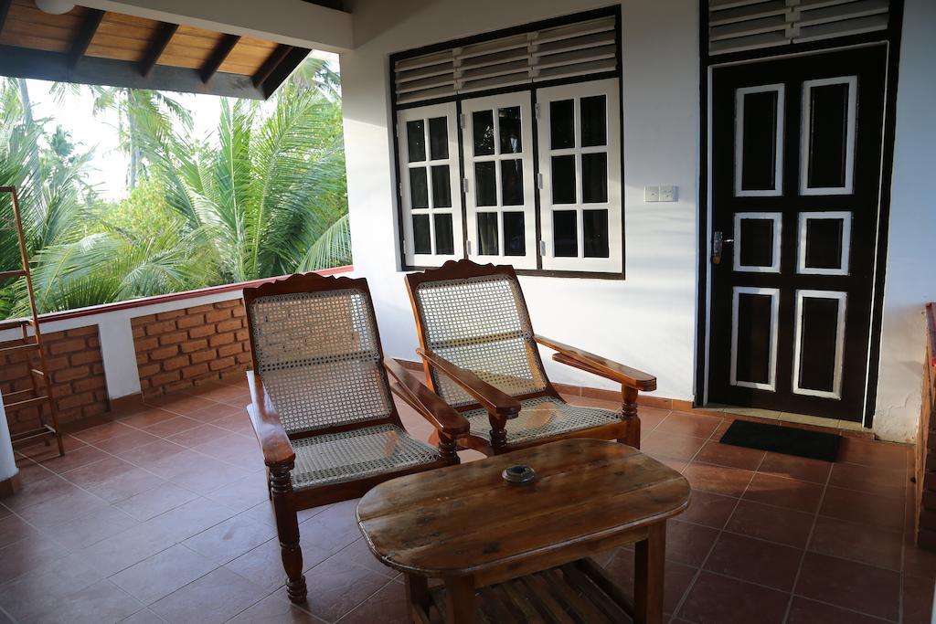 Lonely Beach Resort Tangalle Bagian luar foto
