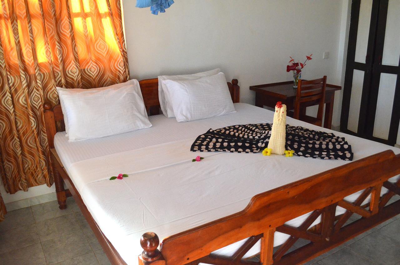 Lonely Beach Resort Tangalle Bagian luar foto