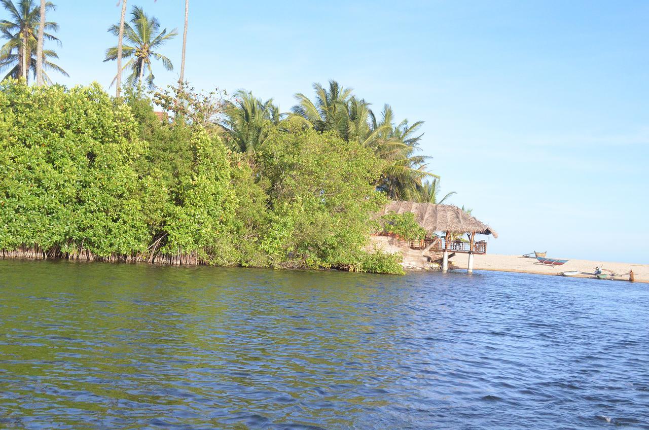 Lonely Beach Resort Tangalle Bagian luar foto
